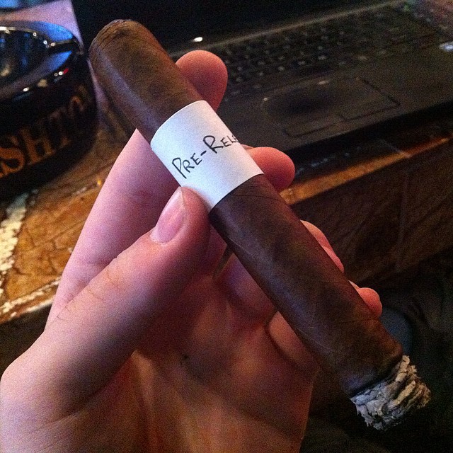 HR (Hirochi Robaina) by Cubanacan Cigars Review